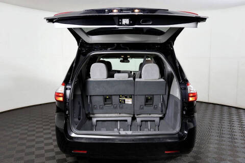 2019 Toyota Sienna LE Mobility 7-Passenger