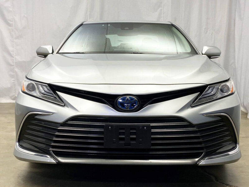 2022 Toyota Camry Hybrid XLE