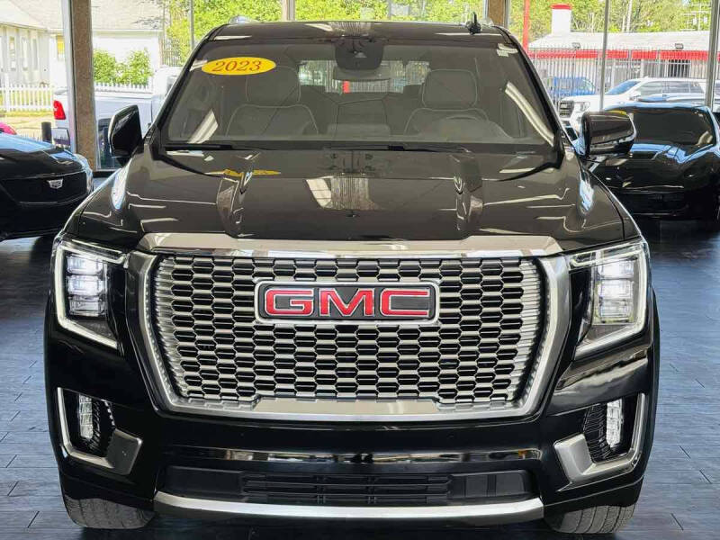 2023 GMC Yukon SLT