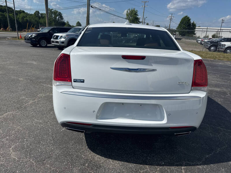 2018 Chrysler 300 C