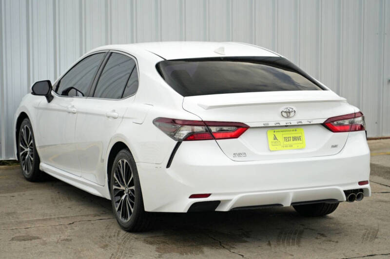 2022 Toyota Camry SE