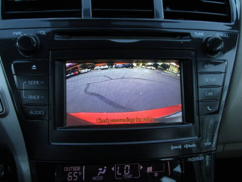 2014 Toyota Prius v Three