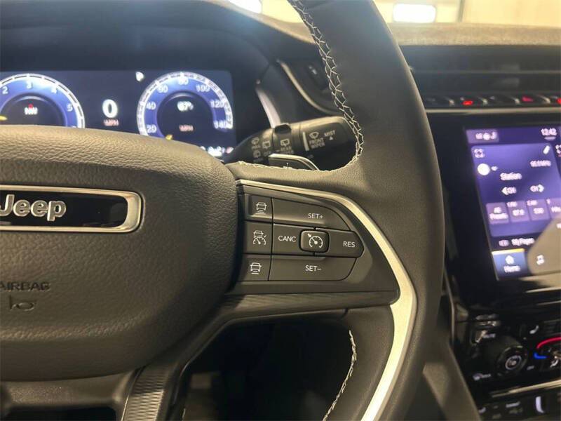 2025 Jeep Grand Cherokee Laredo