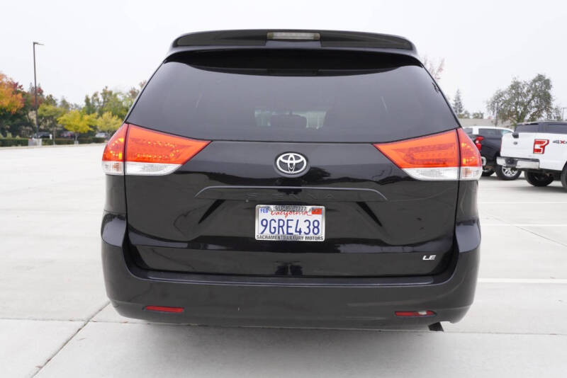 2013 Toyota Sienna LE 7-Passenger Auto Access Seat