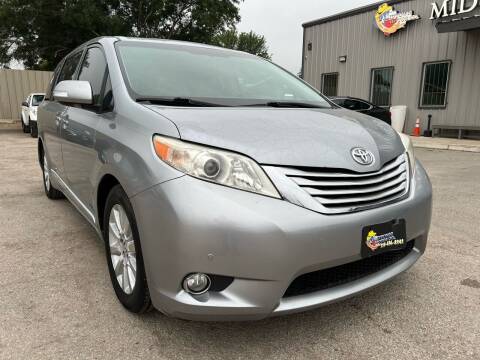 2013 Toyota Sienna for sale at Midtown Motor Company in San Antonio TX