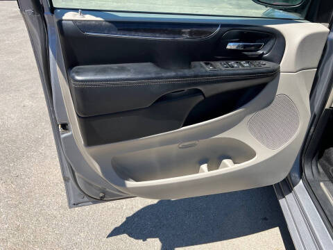 2014 Chrysler Town and Country Touring