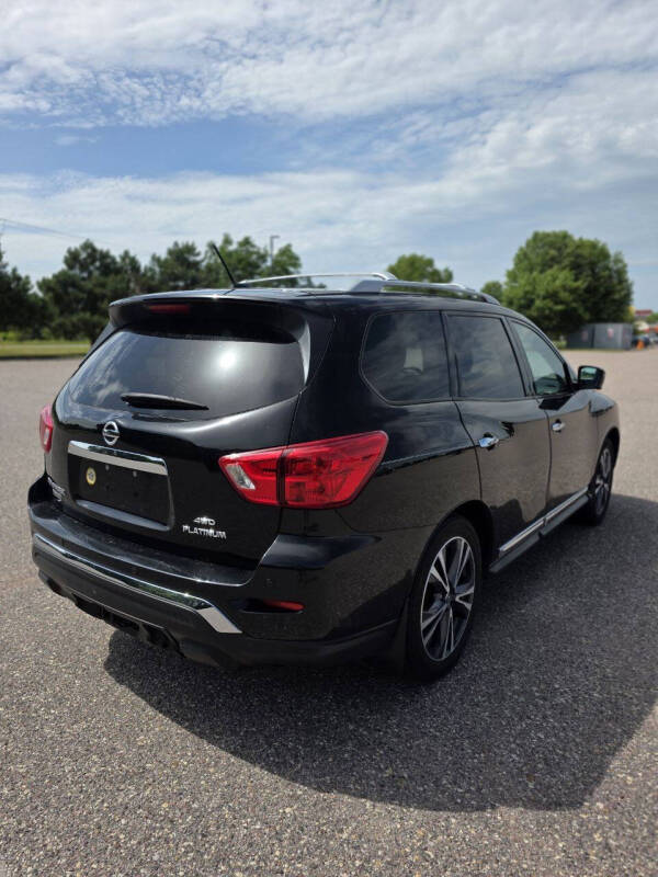 2017 Nissan Pathfinder Platinum