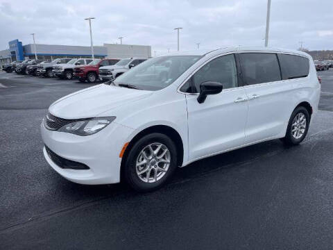 2024 Chrysler Voyager LX