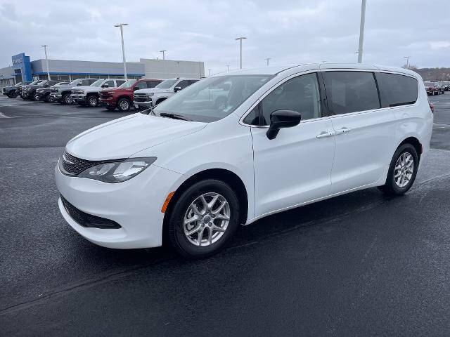 2024 Chrysler Voyager LX