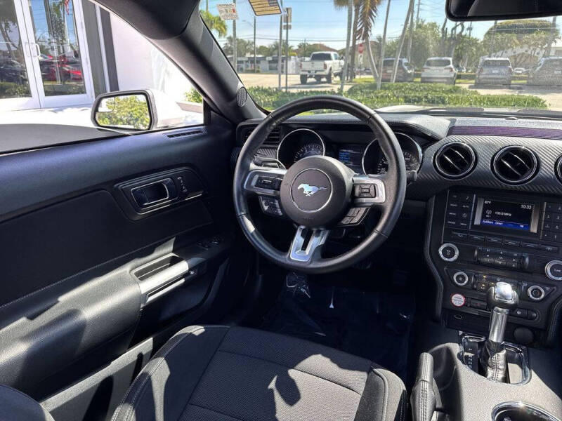2016 Ford Mustang V6