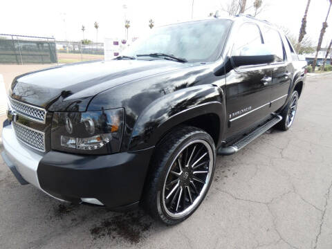 2007 Chevrolet Avalanche for sale at J & E Auto Sales in Phoenix AZ