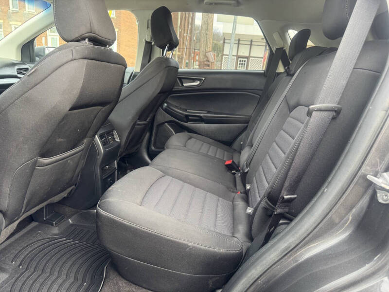 2020 Ford Edge SE