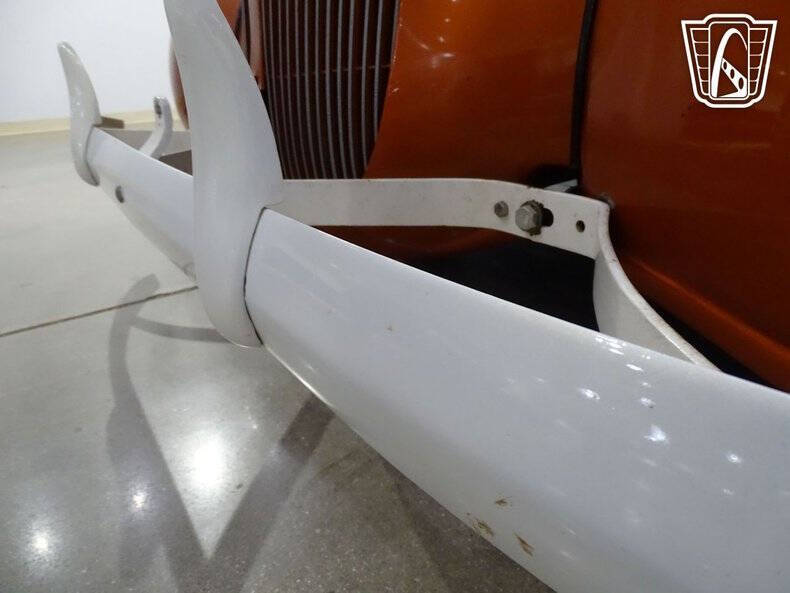 1937 Plymouth P4