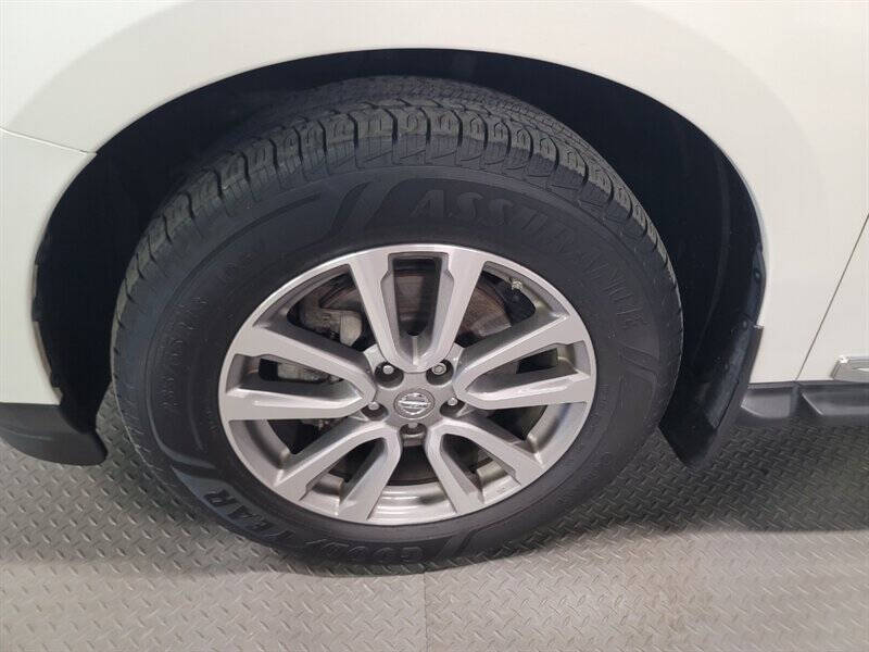 2016 Nissan Pathfinder SL