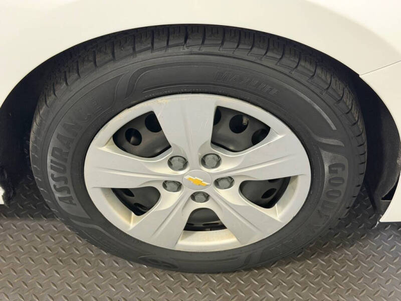 2017 Chevrolet Cruze LS Auto