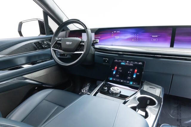 2025 Cadillac Escalade IQ Luxury 2