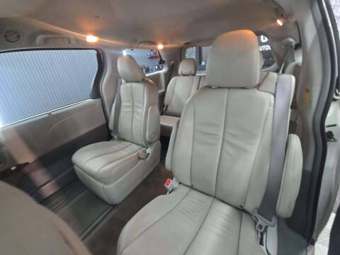 2014 Toyota Sienna XLE 7-Passenger
