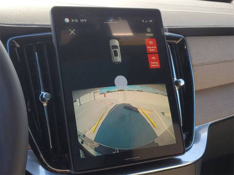 2025 Volvo XC90 B6 Core Bright Theme