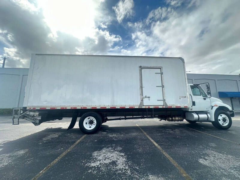 2018 International DuraStar 4300