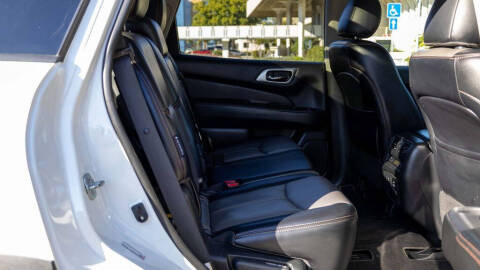 2019 Nissan Pathfinder SL