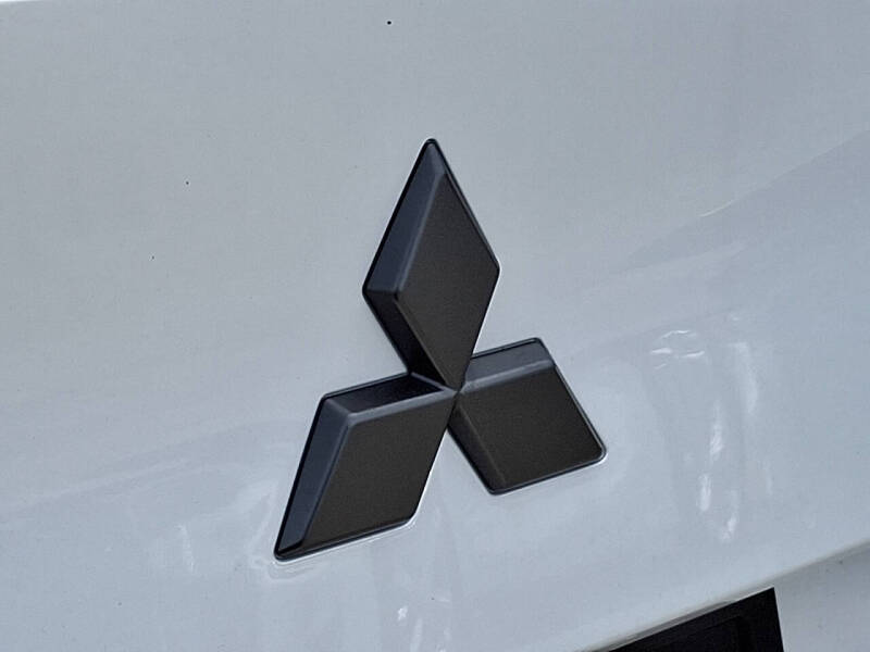 2026 Mitsubishi Outlander Black Edition