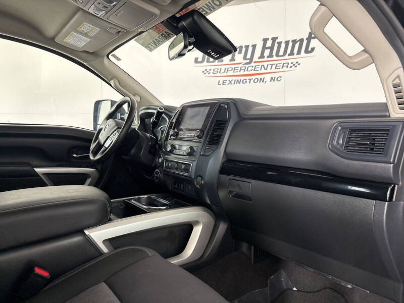 2024 Nissan Titan XD SV