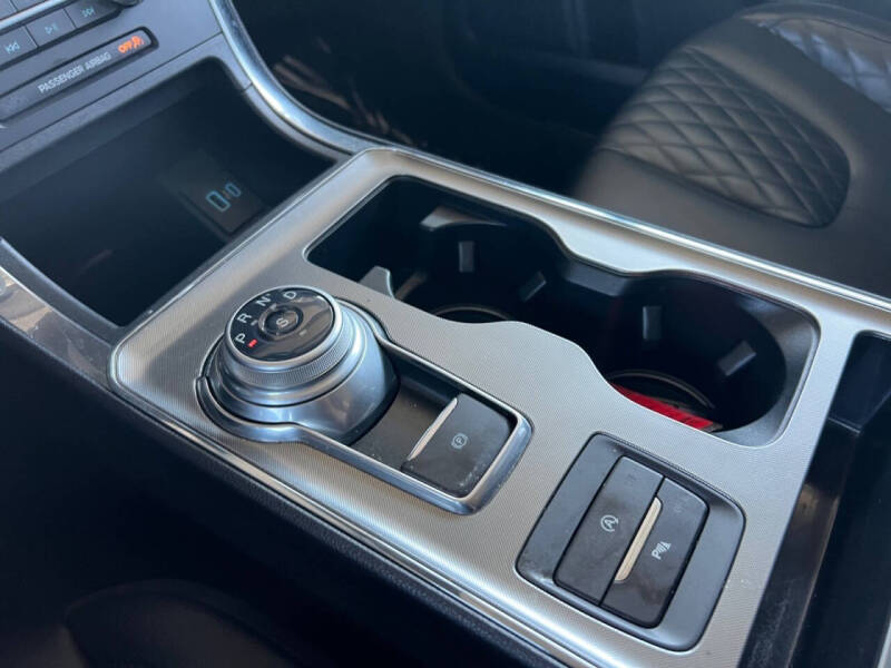 2024 Ford Edge Titanium