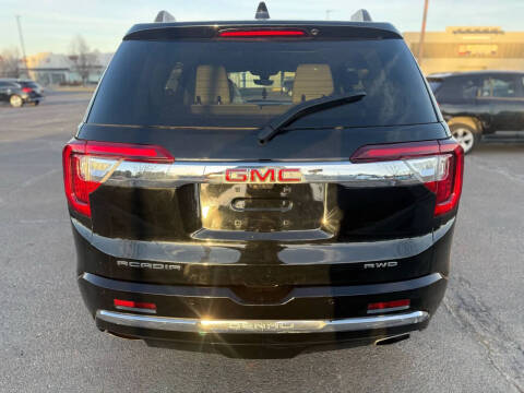 2023 GMC Acadia Denali
