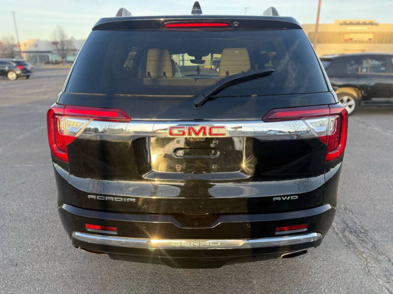 2023 GMC Acadia Denali