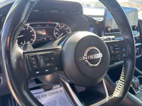 2023 Nissan Pathfinder SL