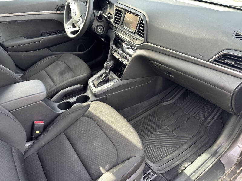 2020 Hyundai Elantra SE