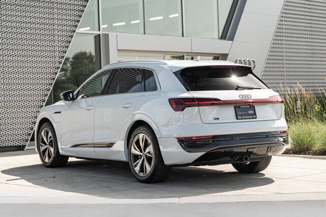 2024 Audi Q8 e-tron quattro Premium Plus