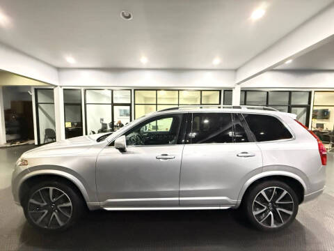 2018 Volvo XC90 T6 Momentum