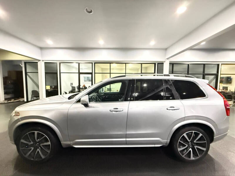 2018 Volvo XC90 T6 Momentum