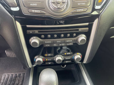 2017 Nissan Pathfinder S