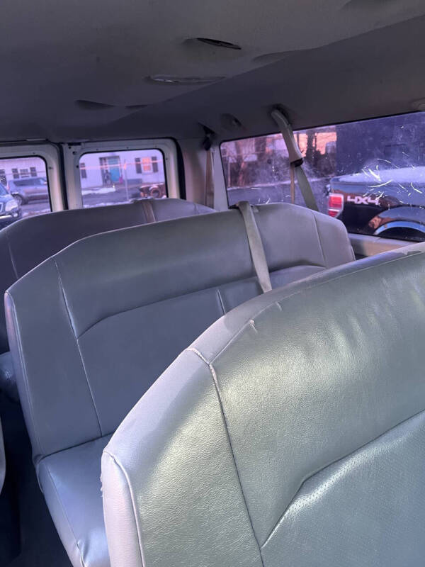 2011 Ford E-Series E-150 XLT