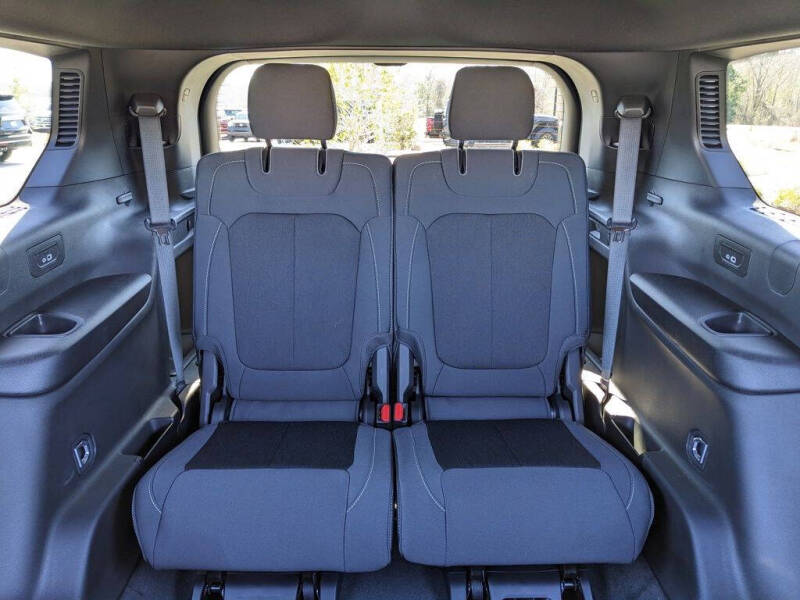 2026 Jeep Grand Cherokee L Laredo