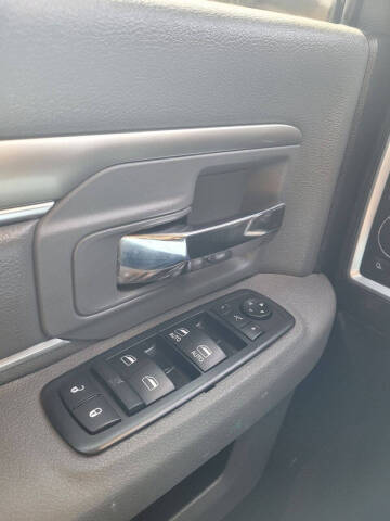 2016 RAM 1500 SLT