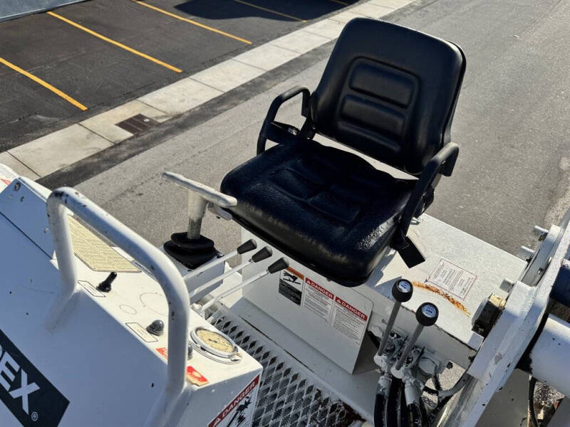 2017 Freightliner M2 106