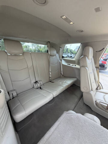 2017 Cadillac Escalade Luxury