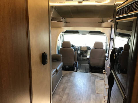 2019 **SUPER REDUCED** Winnebago View 24G / 24ft