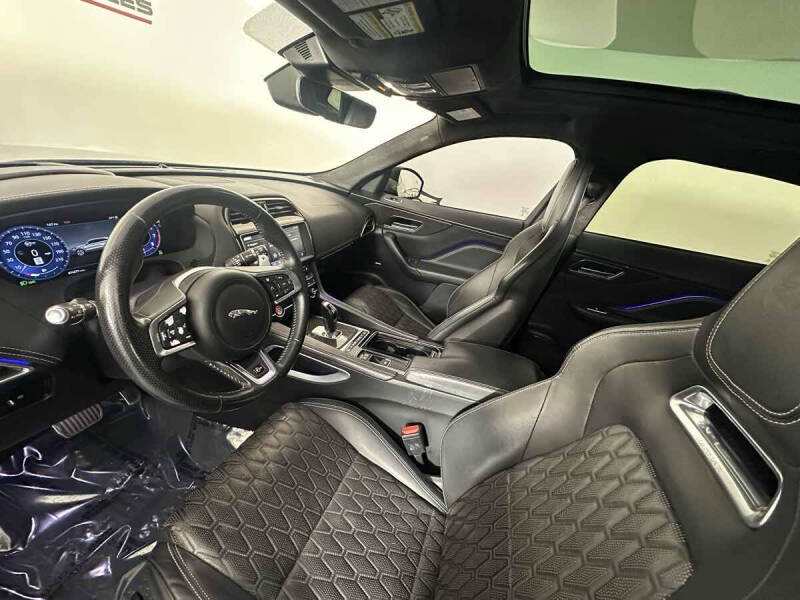 2020 Jaguar F-PACE SVR