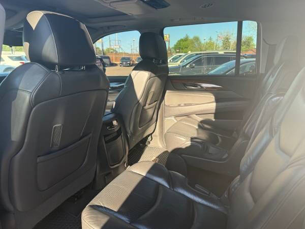 2018 Cadillac Escalade ESV Luxury