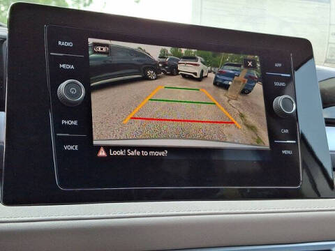 2025 Volkswagen Taos SE 4Motion