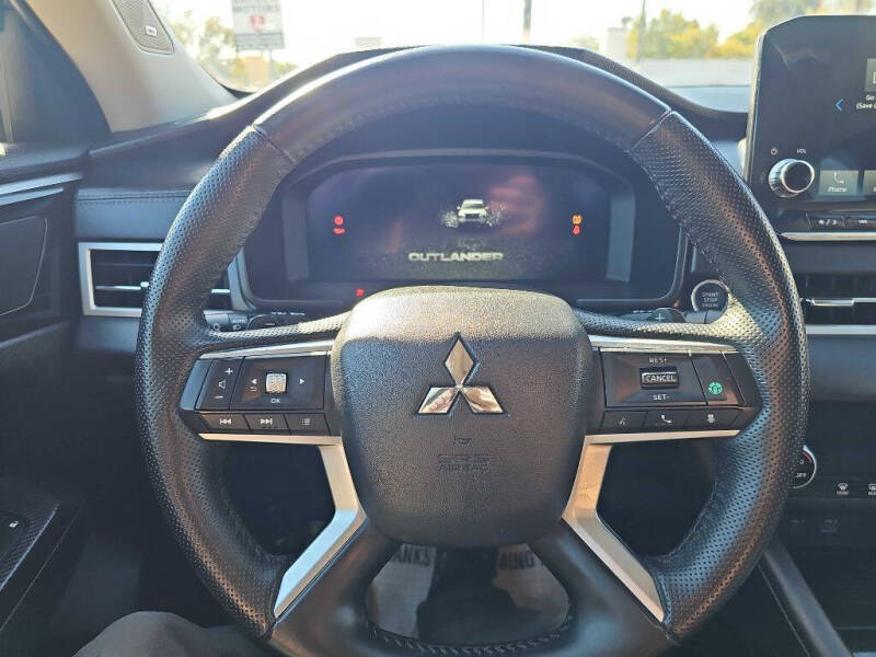 2024 Mitsubishi Outlander SE