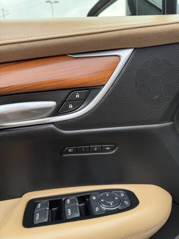 2017 Cadillac XT5 Platinum