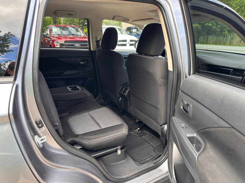 2019 Mitsubishi Outlander ES