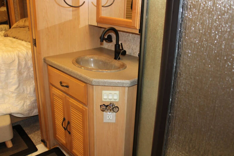 2006 Coachmen RV Sportscoach Encore 380-DS 33hp