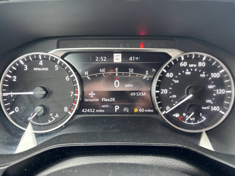 2025 Nissan Pathfinder SL