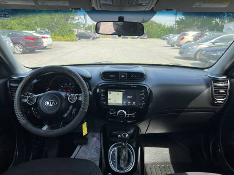 2016 Kia Soul +